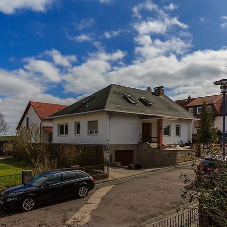 Hotel-Pension Am Rosarium Sangerhausen Buitenkant foto