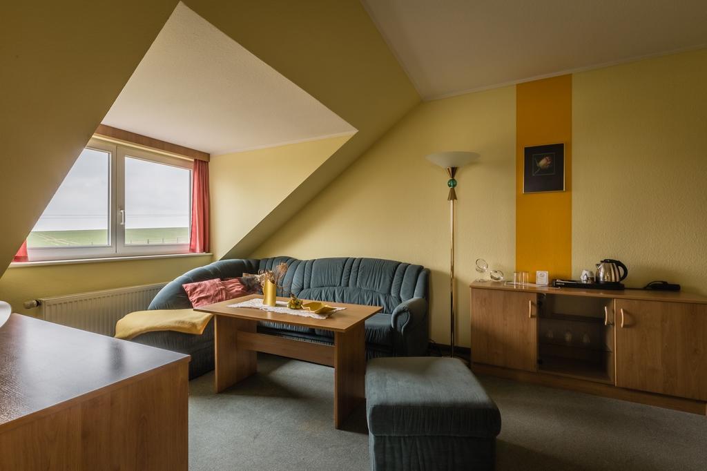 Hotel-Pension Am Rosarium Sangerhausen Buitenkant foto